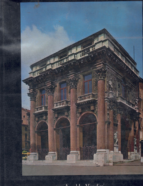 THE LOGGIA DEL CAPITANIATO